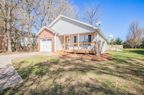 213 South St, Carrollton, GA 30117-3737