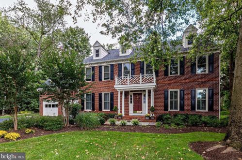 12704 Pond Crest Ln, Herndon, VA 20171-1925