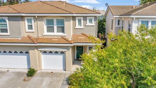 5027 Lakeshore Dr, Fairfield, CA 94534-4211