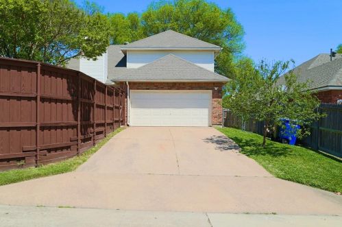 2100 Greenstone Trl, Carrollton TX 75010-4140 exterior