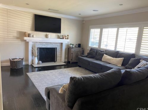 10441 Orr And Day Rd, Whittier, CA 90670-4107