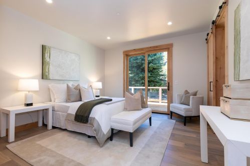 11768 Rhineland Ave, Truckee CA  96161-7069 exterior