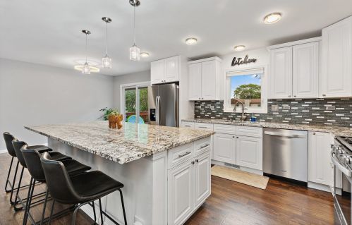 474 Galahad Rd, Lemont IL  60440-2155 exterior
