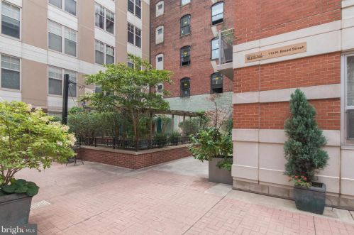 113 Bread St, Philadelphia PA 19106-4610 exterior