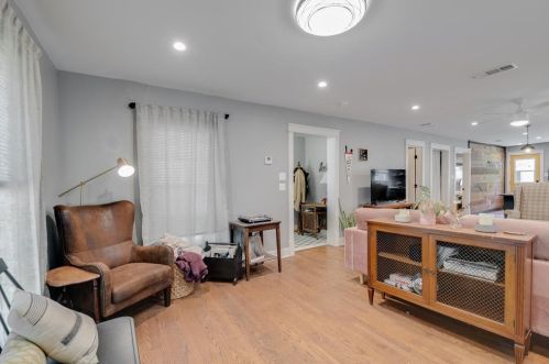 1618 6th Ave, Fort Worth TX  76104-4331 exterior