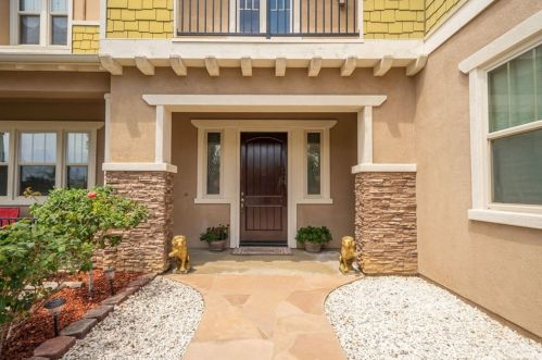 16550 Catalonia Dr, Riverside CA  92504-8701 exterior