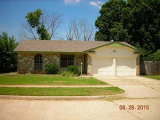723 Woodland Dr, Mustang, OK 73064-3326