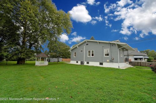 37 Maple Shade Ave, Trenton, NJ 08610-3619