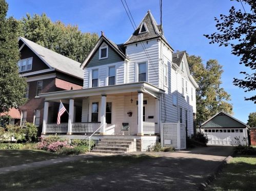 4432 Ashland Ave, Cincinnati, OH 45212-3258