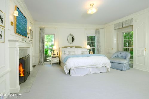 41 Baldwin Farms, Greenwich CT  06831-3306 exterior