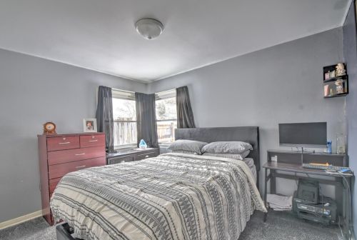 1236 44 Pl, Hobart IN exterior