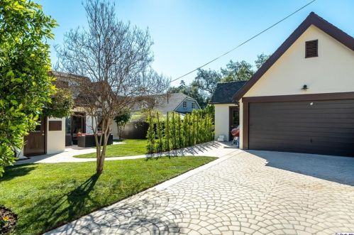1357 Moncado Dr, Glendale CA  91207-1831 exterior