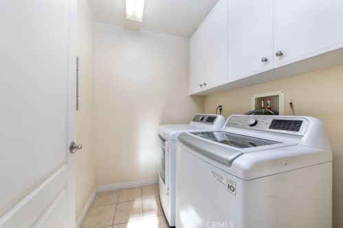 37 Secret Gdn, Irvine CA  92620-4804 exterior