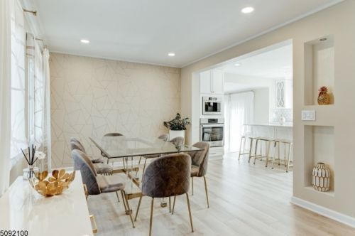 285 Beverwyck Rd, Parsippany, NJ 07054-2252