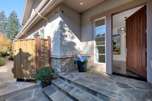 21 Eye St, San Rafael, CA 94901-1755