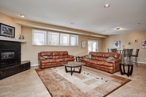 16438 Crestline Pl, Aurora CO 80015-4049 exterior