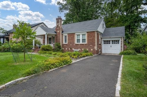 14 Hickory St, Cranford, NJ 07016-3045