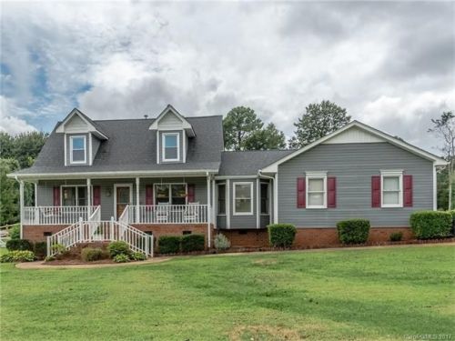 5650 Saint James Ln, York, SC 29745-9369