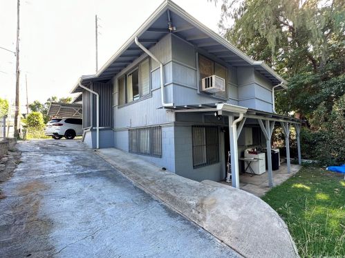 1734 Huna St, Honolulu HI  96817-2438 exterior