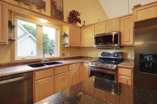 13907 Farmington Way, Saint Paul MN  55124-3314 exterior