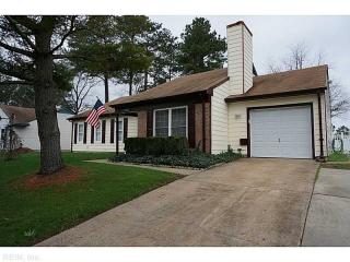3325 Woodbaugh Dr, Chesapeake VA  23321-4814 exterior