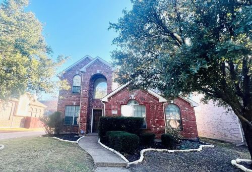 1816 Amber Ln, Carrollton TX  75007-1467 exterior