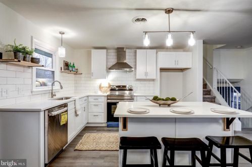 536 Friendship Ave, Lancaster PA  17601-4416 exterior