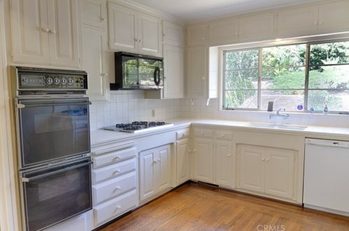 1628 La Loma Dr, Santa Ana CA 92705-3078 exterior