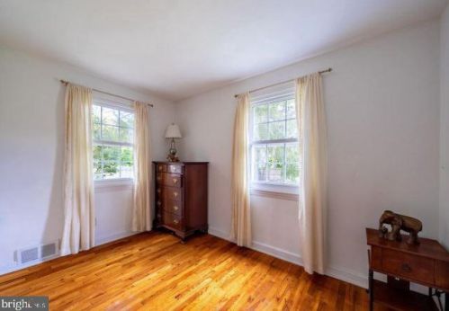 6 Dorann Ave, Princeton NJ  08540-3906 exterior