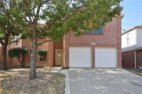 1216 Cheyenne Ct, Fort Worth, TX 76131-4950