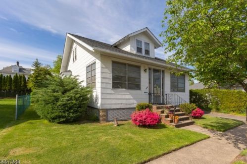144 Lexington Ave, Maplewood, NJ 07040-3508