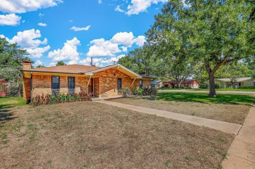 2001 Benjamin Rd, Irving TX  75060-5106 exterior