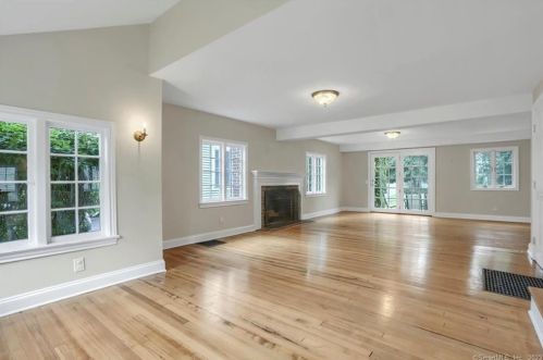 5 Hazel St, Norwalk CT  06851-3016 exterior