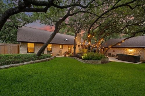 4602 Crk, Austin TX  78735-6401 exterior