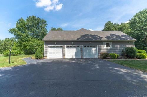 76 Cirillo Dr, Colchester, CT 06415-1889