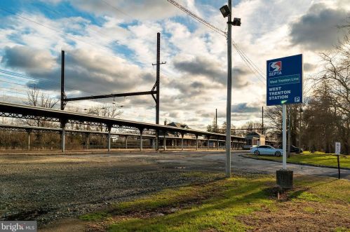 383 Silvia St, Trenton NJ 08628-3238 exterior