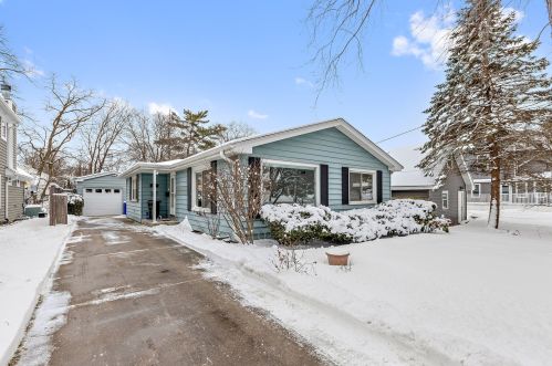 297 Bryant Ave, Glendale Heights, IL 60137-5217