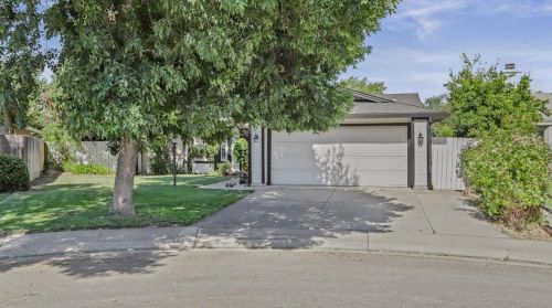 4136 Hennings Dr, Modesto, CA 95356-9447