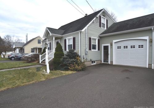 20 Surrey Ln, Southington, CT 06489-3722