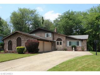 7010 Lido Ct, Cleveland OH  44129-6304 exterior