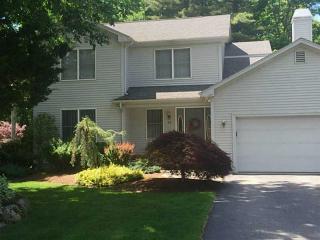 66 Rollingwood Dr, Providence, RI 02919-1635