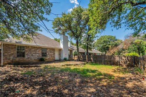 1621 Morrison Dr, Fort Worth TX  76112-3766 exterior