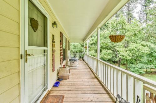1027 Old Hog Mountain Rd, Auburn, GA 30011-2409