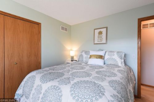 15851 Fleet Trl, Saint Paul MN  55124-6013 exterior