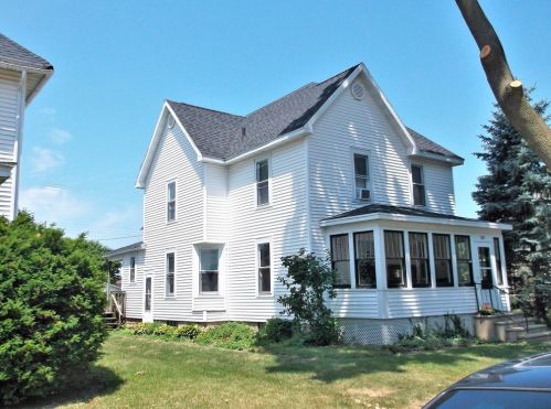 105 Jackson Ave, Stratford, IL 61064-1510