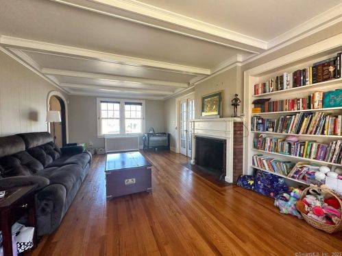 35 West St, Middletown CT  06457-3007 exterior