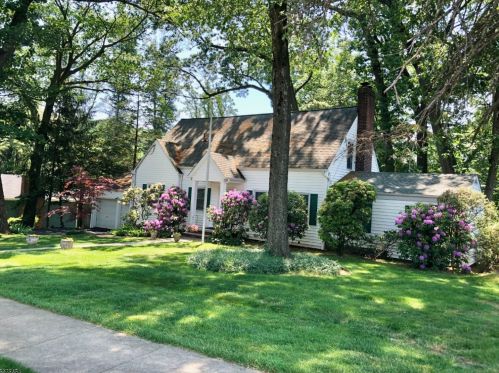 61 Rock Spring Ave, Town Center, NJ 07052-2626