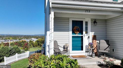 753 Winding Ln, Harrisburg, PA 17111-2359
