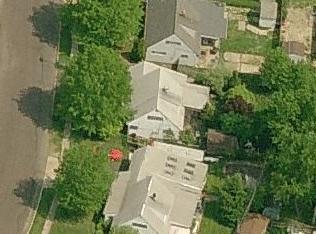 340 Indian Creek Dr, Levittown, PA 19057-2731