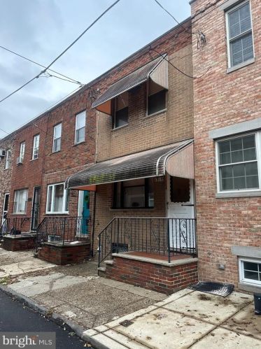 1915 Iseminger St, Philadelphia, PA 19148-2206